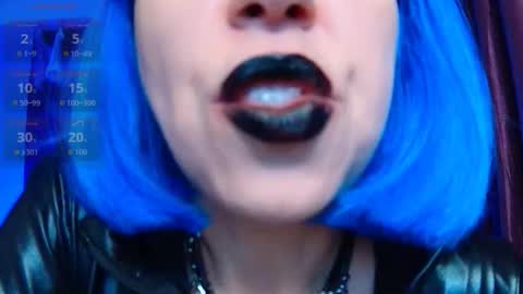 Snapshot of helena__femdom chatting on November 29, 3:37 pm Helena online show from November 29, 3:37 pm