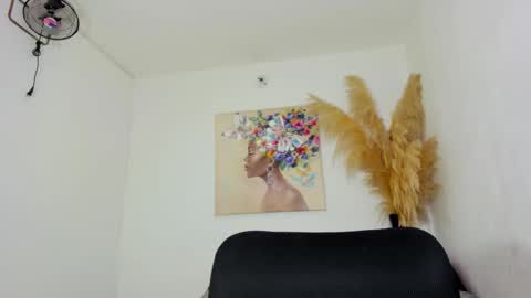 Snapshot of helena_copper chatting on February 1, 3:41 am HELENA COPPER online show from February 1, 3:41 am