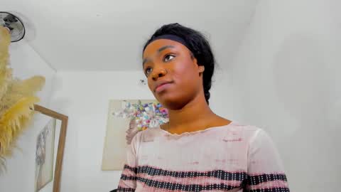 Snapshot of helena_copper chatting on March 6, 5:24 am HELENA COPPER online show from March 6, 5:24 am