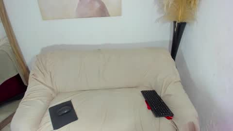 Snapshot of helena_copper chatting on October 20, 8:20 pm HELENA COPPER online show from October 20, 8:20 pm