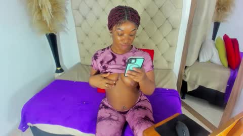 Snapshot of helena_copper chatting on November 1, 8:11 pm HELENA COPPER online show from November 1, 8:11 pm