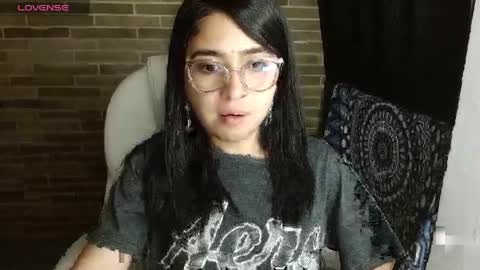 Snapshot of helenacyruss666 chatting on April 9, 1:16 am Only 18 cyrus online show from April 9, 1:16 am