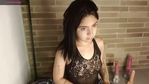 Snapshot of helenacyruss666 chatting on May 17, 12:23 pm Only 18 cyrus online show from May 17, 12:23 pm