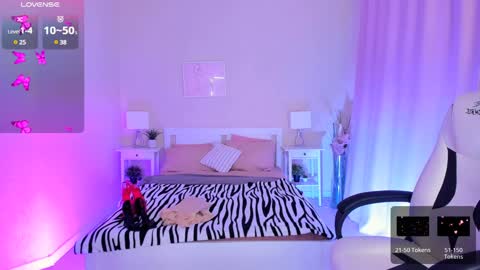 Snapshot of helenaregal chatting on February 2, 9:30 am Helena online show from February 2, 9:30 am