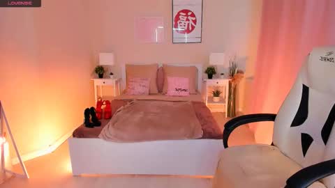 Snapshot of helenaregal chatting on September 13, 1:44 pm Helena online show from September 13, 1:44 pm