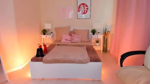 Snapshot of helenaregal chatting on October 12, 7:40 am Helena online show from October 12, 7:40 am