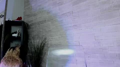 Snapshot of helenceccile chatting on April 28, 5:01 am Helen online show from April 28, 5:01 am
