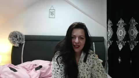 Snapshot of helenhh chatting on February 24, 9:43 am helenhh online show from February 24, 9:43 am
