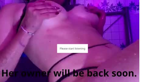 Snapshot of helenjoness_ chatting on October 6, 11:40 am online show from October 6, 11:40 am