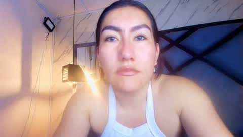 Snapshot of helenjoness_ chatting on October 10, 11:53 am online show from October 10, 11:53 am