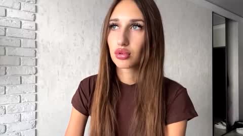 Chloe online show from September 19, 9:11 am