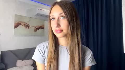 Chloe online show from September 25, 9:24 am