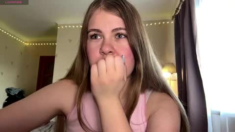 Chloe online show from May 11, 11:38 am