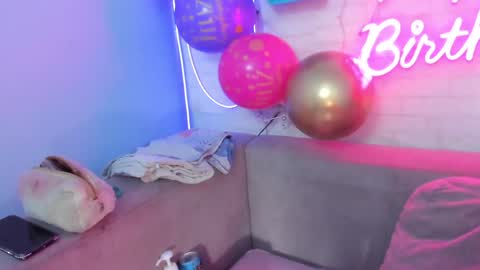 Snapshot of helenn_monroy1 chatting on January 6, 11:40 am online show from January 6, 11:40 am
