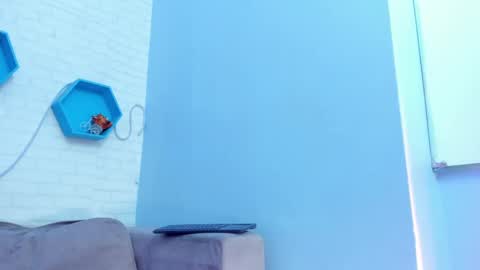 Snapshot of helenn_monroy1 chatting on February 18, 2:16 pm online show from February 18, 2:16 pm
