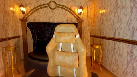 Snapshot of helenstanfordd chatting on March 12, 12:44 pm Helen or Hells online show from March 12, 12:44 pm