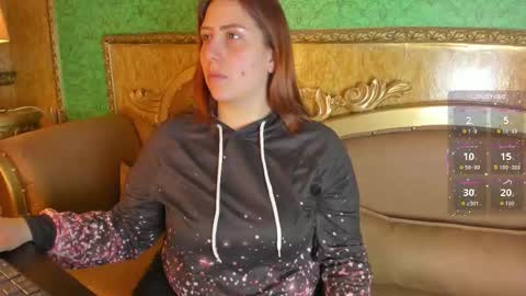 Snapshot of helenstanfordd chatting on March 25, 11:16 am Helen or Hells online show from March 25, 11:16 am