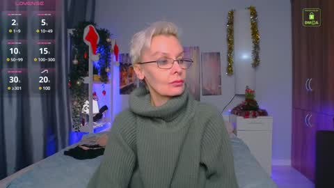 Snapshot of helgahimmele chatting on December 21, 2:30 am Helga online show from December 21, 2:30 am