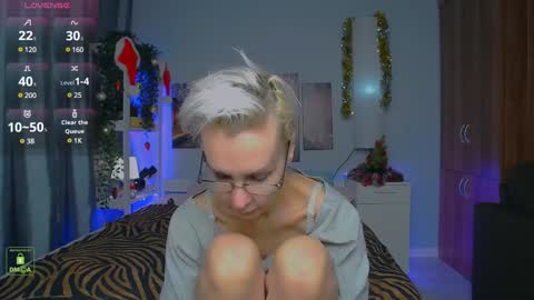 Snapshot of helgahimmele chatting on December 24, 4:40 pm Helga online show from December 24, 4:40 pm