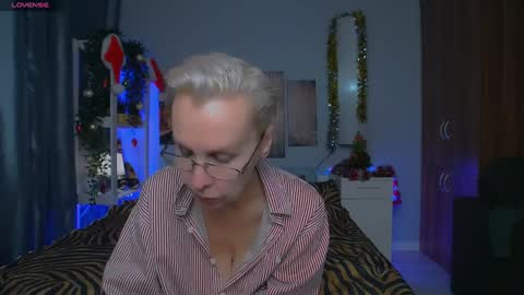 Snapshot of helgahimmele chatting on January 5, 11:12 pm Helga online show from January 5, 11:12 pm