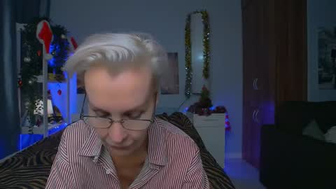 Snapshot of helgahimmele chatting on January 7, 11:24 pm Helga online show from January 7, 11:24 pm