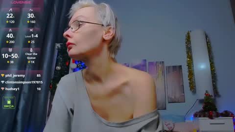 Snapshot of helgahimmele chatting on January 11, 2:20 am Helga online show from January 11, 2:20 am