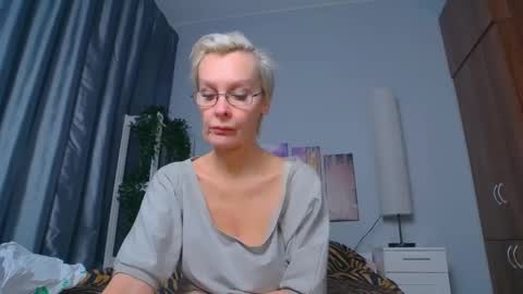 Snapshot of helgahimmele chatting on February 18, 9:53 pm Helga online show from February 18, 9:53 pm