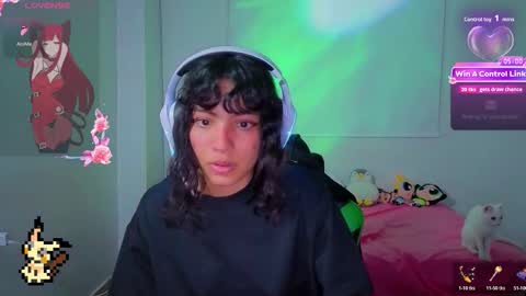 Snapshot of helia_n_amy chatting on February 19, 11:23 pm Helia Transfem and Amy online show from February 19, 11:23 pm