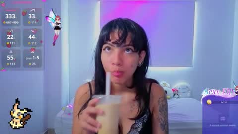 Snapshot of helia_n_amy chatting on March 5, 4:25 pm Helia Transfem and Amy online show from March 5, 4:25 pm