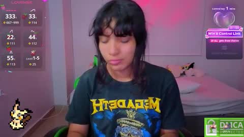 Snapshot of helia_n_amy chatting on March 19, 6:17 am Helia Transfem and Amy online show from March 19, 6:17 am