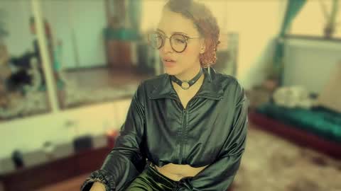 Heliconia online show from April 19, 10:45 pm