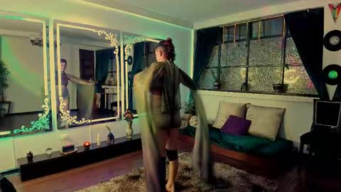 Heliconia online show from April 21, 2:15 am