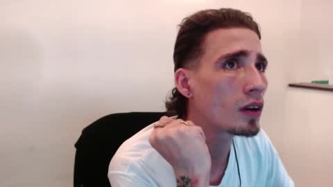 Snapshot of hell_boy66 chatting on February 4, 2:17 am Eros online show from February 4, 2:17 am