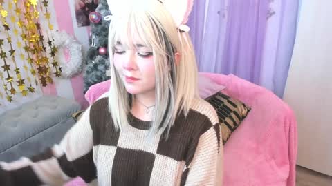 Snapshot of hell_fairy chatting on January 6, 12:59 am Laura online show from January 6, 12:59 am