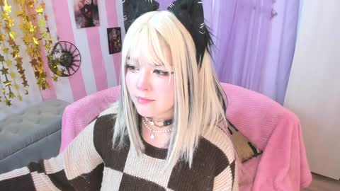 Snapshot of hell_fairy chatting on January 16, 3:34 am Laura online show from January 16, 3:34 am