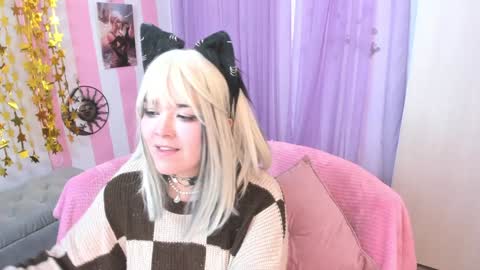 Snapshot of hell_fairy chatting on January 16, 9:37 am Laura online show from January 16, 9:37 am