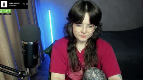 Red online show from October 20, 6:30 pm