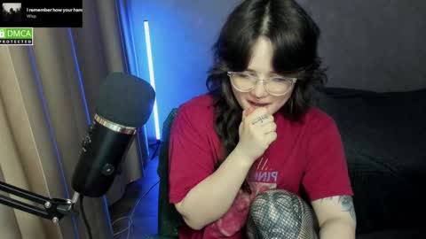 Red online show from November 14, 5:44 pm