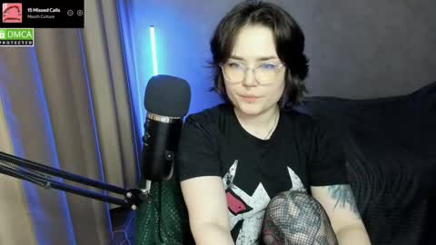 Red online show from December 1, 6:46 pm