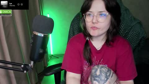 Red online show from February 11, 10:04 pm