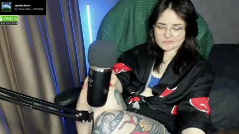Red online show from May 16, 8:18 pm