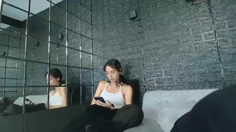 Snapshot of hellanddante_ chatting on November 17, 1:44 am H E L L AND D A N T E online show from November 17, 1:44 am