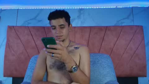 Snapshot of hellanddante_ chatting on December 5, 4:10 am H E L L AND D A N T E online show from December 5, 4:10 am