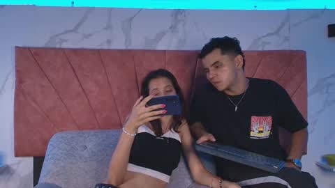 Snapshot of hellanddante_ chatting on December 14, 3:34 am H E L L AND D A N T E online show from December 14, 3:34 am