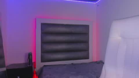 hellen__smith_ online show from May 13, 1:47 am