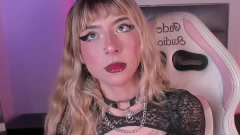 hellen__smith_ online show from May 21, 8:27 pm