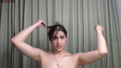 Snapshot of hellen_garcia chatting on December 3, 10:40 pm Hellen online show from December 3, 10:40 pm