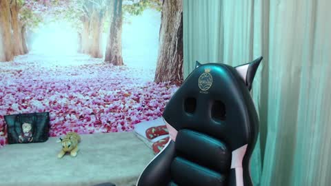 Snapshot of hellen_garcia chatting on December 20, 8:55 pm Hellen online show from December 20, 8:55 pm