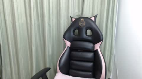 Snapshot of hellen_garcia chatting on January 7, 8:10 pm Hellen online show from January 7, 8:10 pm