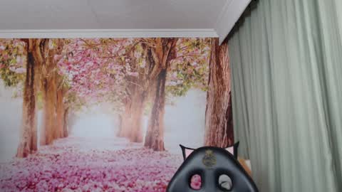 Snapshot of hellen_garcia chatting on January 22, 7:45 pm Hellen online show from January 22, 7:45 pm